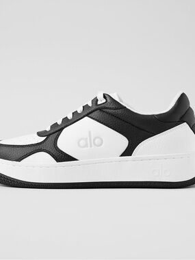 ALO Yoga Women’s Black and White Platform Sneaker